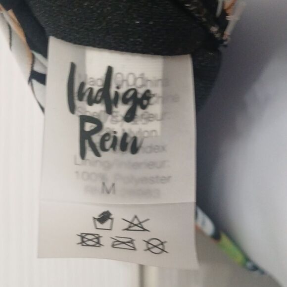 Indigo Rein tropical Hawaiian print bikini top  Sz M NWOT - Picture 5 of 5